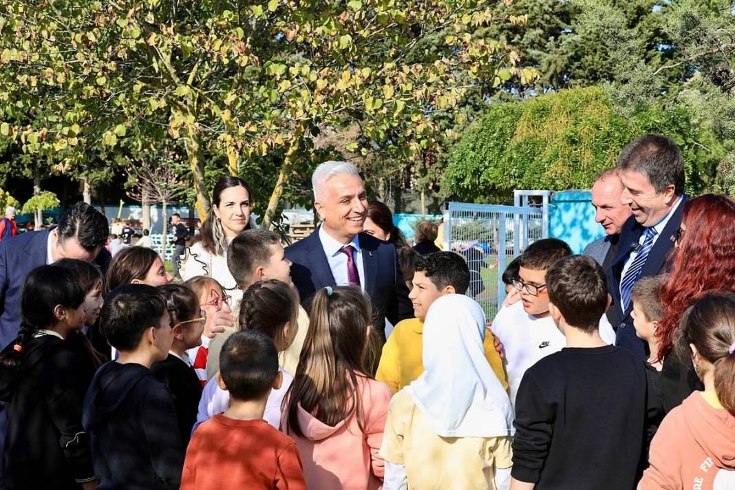 İETT'den çocuklara armağan: Eski otobüs malzemeleriyle oyun parkı yaptılar 12